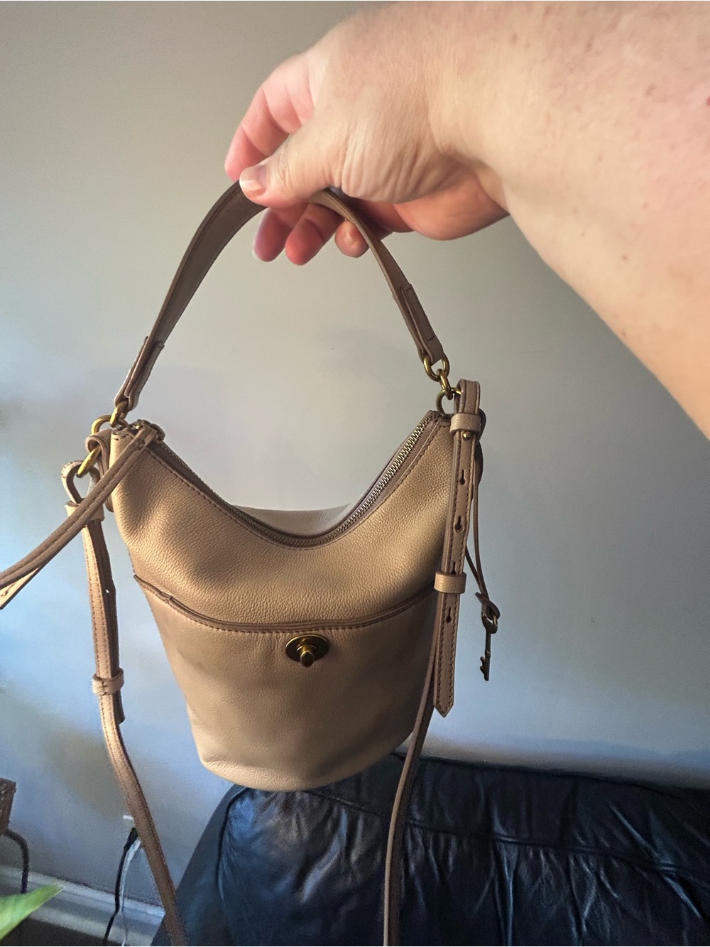 Fossil Leather Bucket Shoulder Bag in Taupe